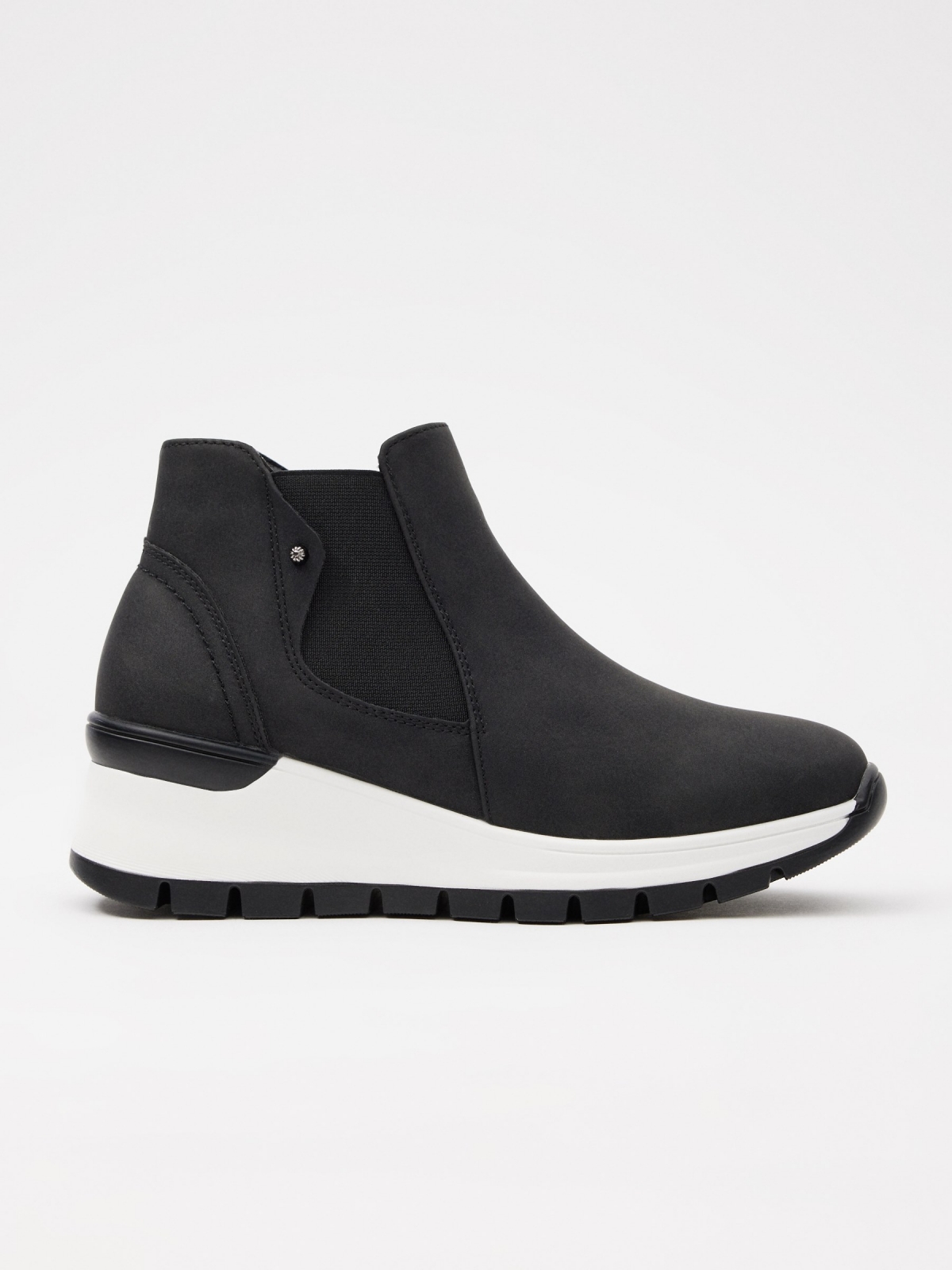 Sneaker boot style black