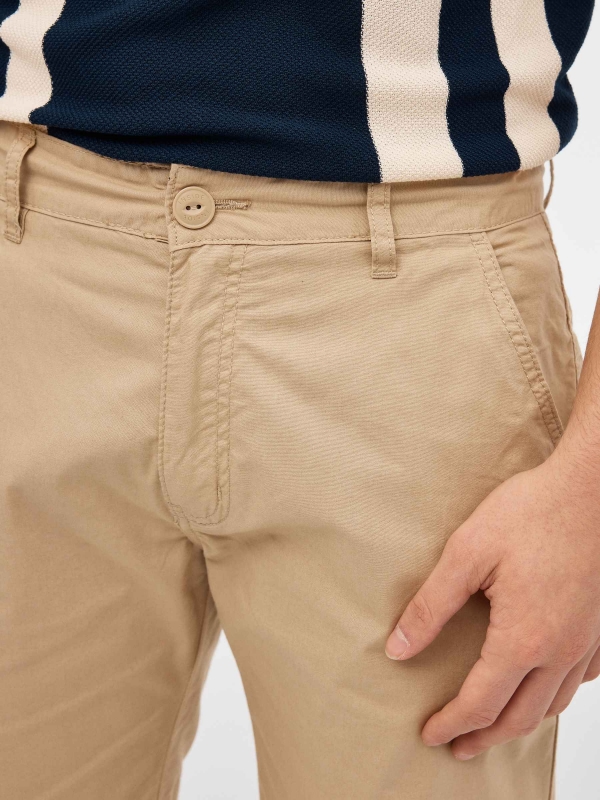 Poplin shorts beige detail view