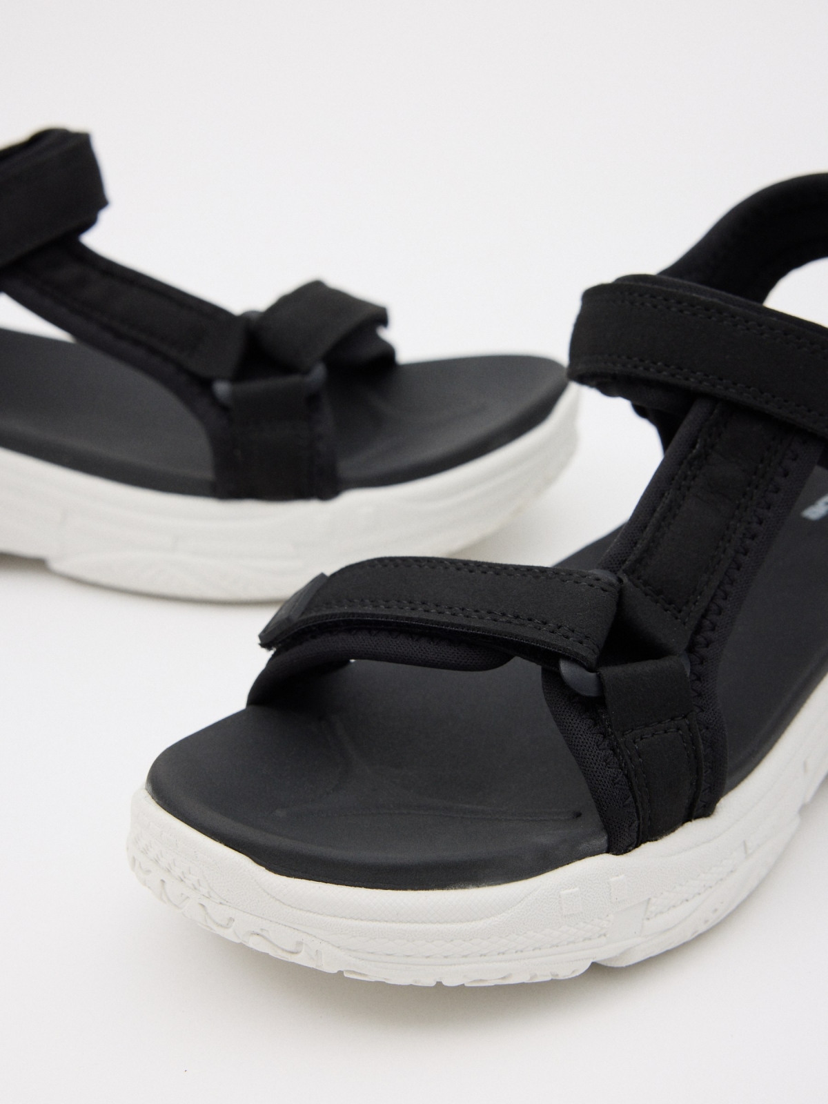 Sports sandal with volume sole black detail view