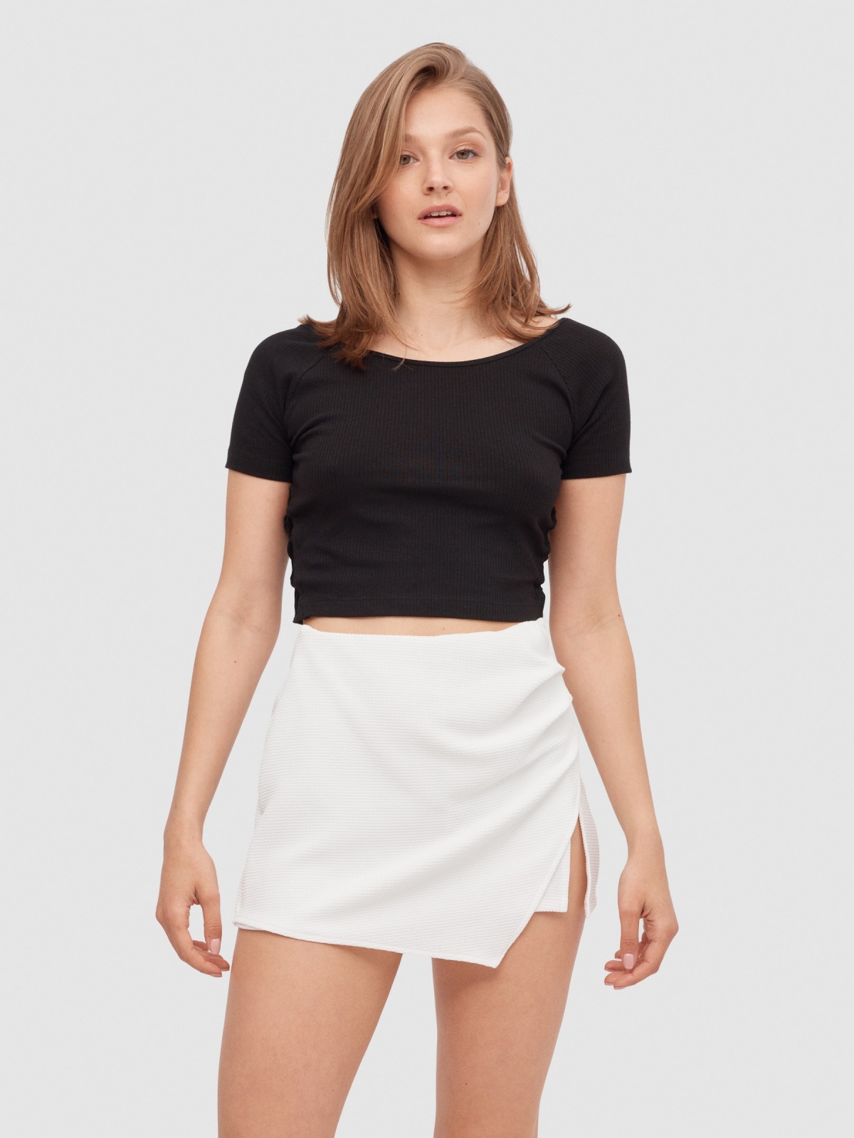 Mini skort skirt white middle front view