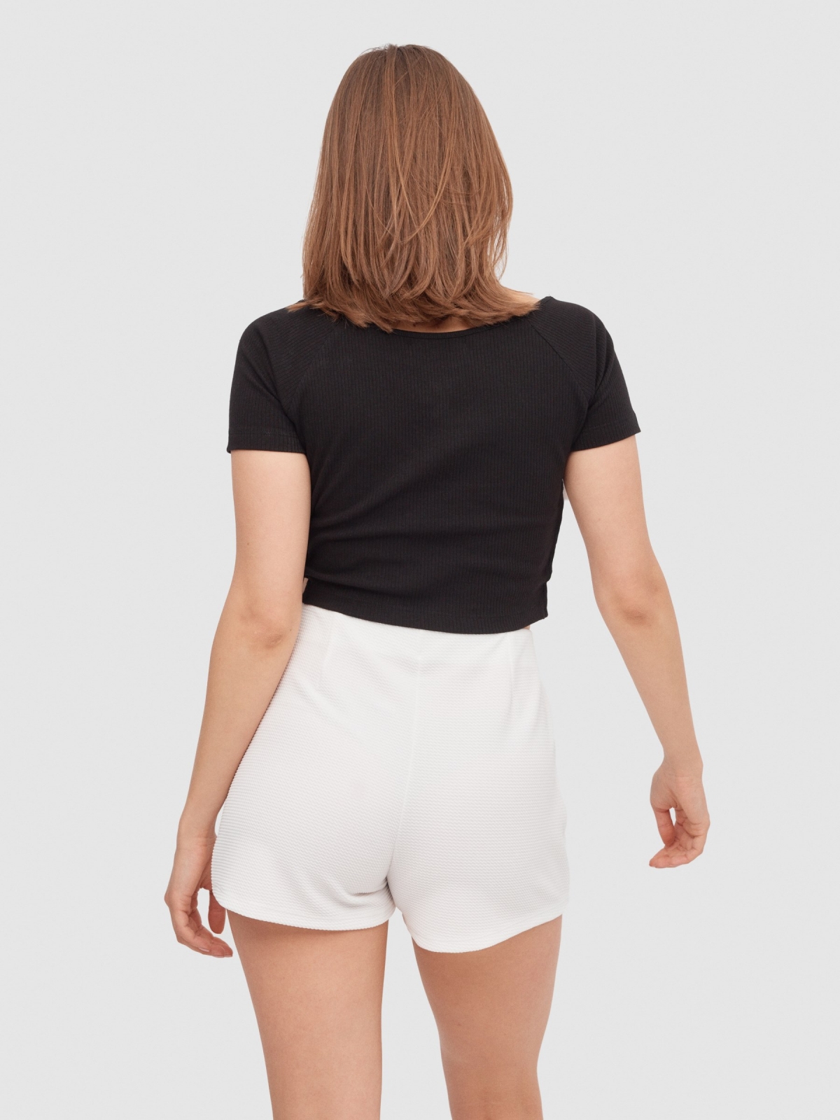 Falda pantalón mini blanco vista media trasera