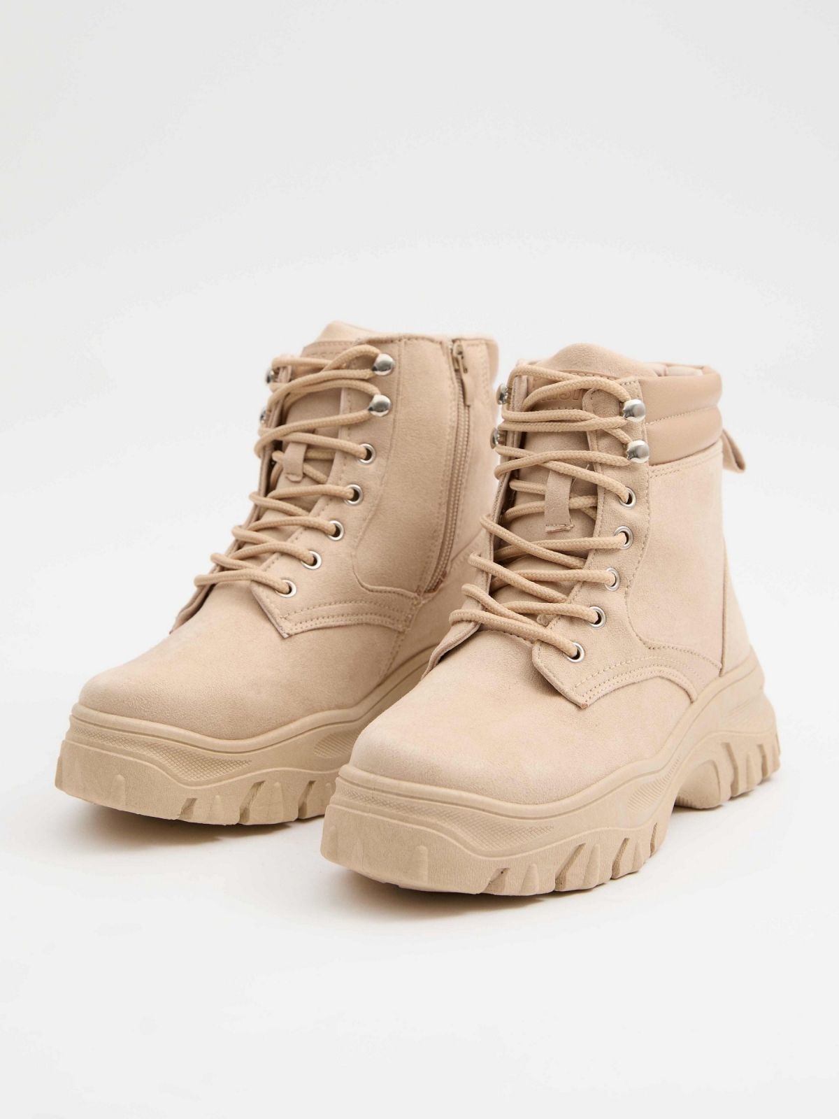 Fashion boots with platform beige 45º front view