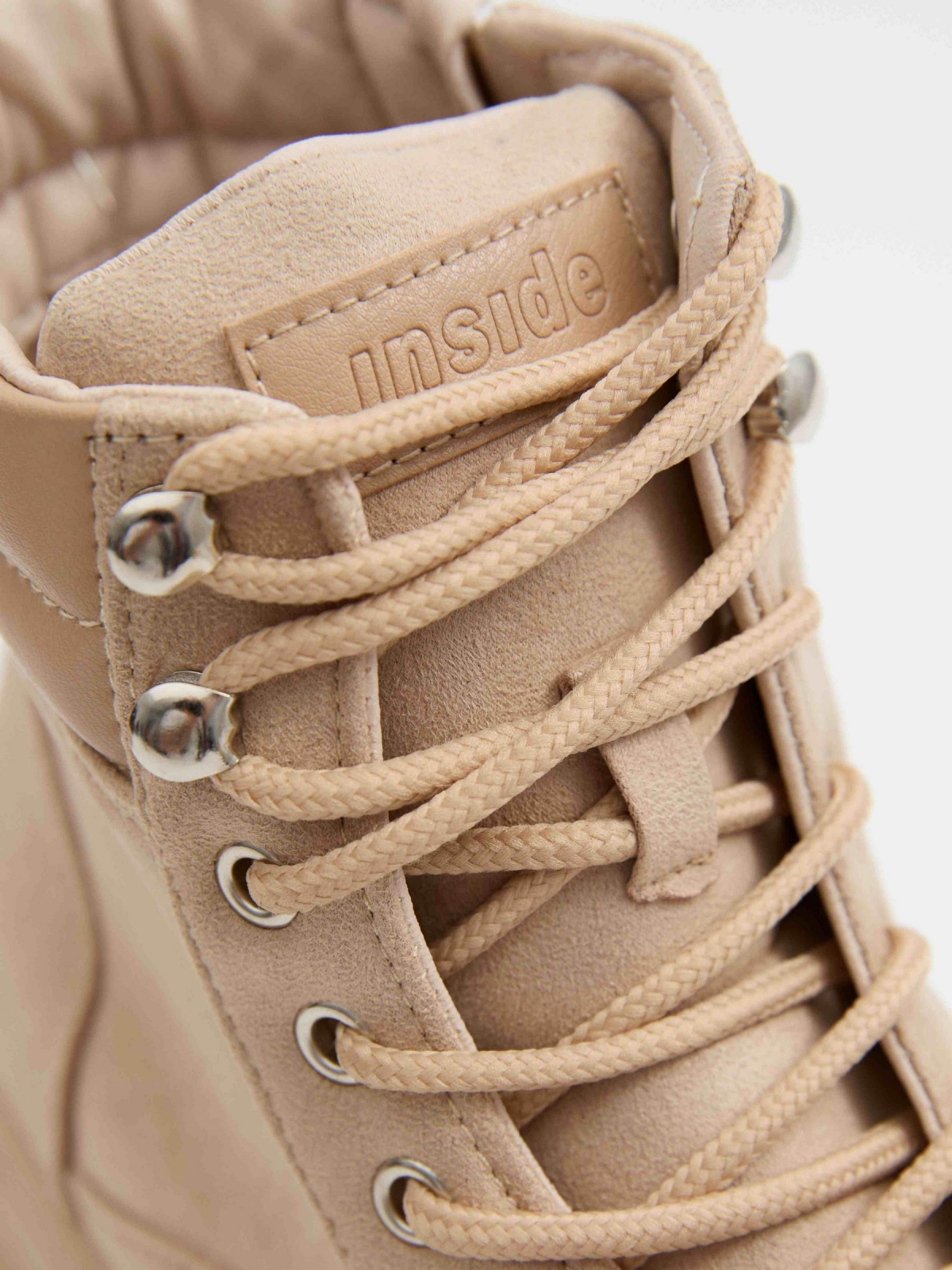 Fashion boots with platform beige detail view