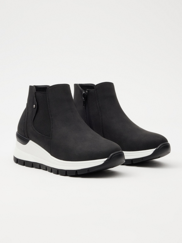 Sneaker boot style black 45º front view