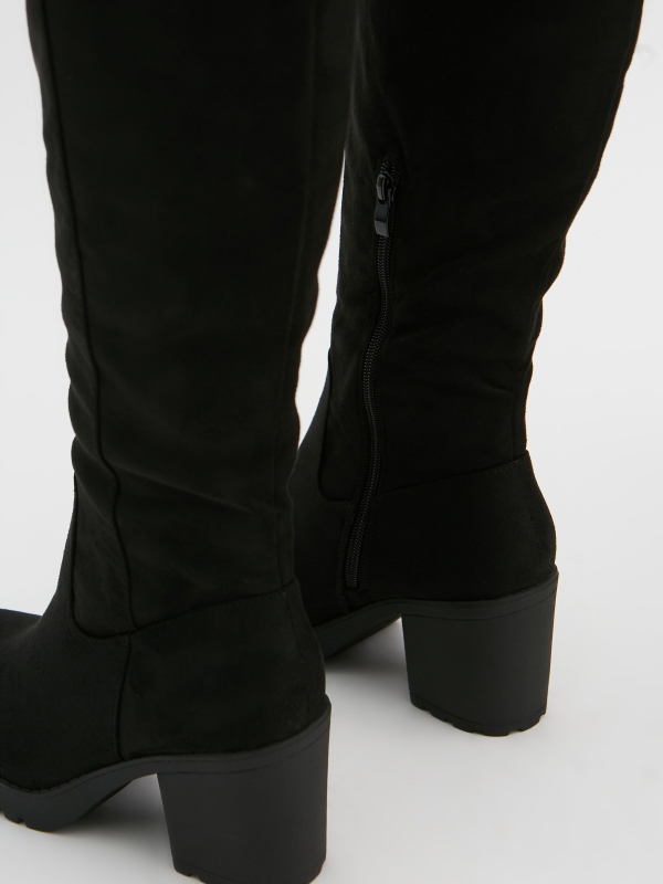 High boot with heel and platform black detail view