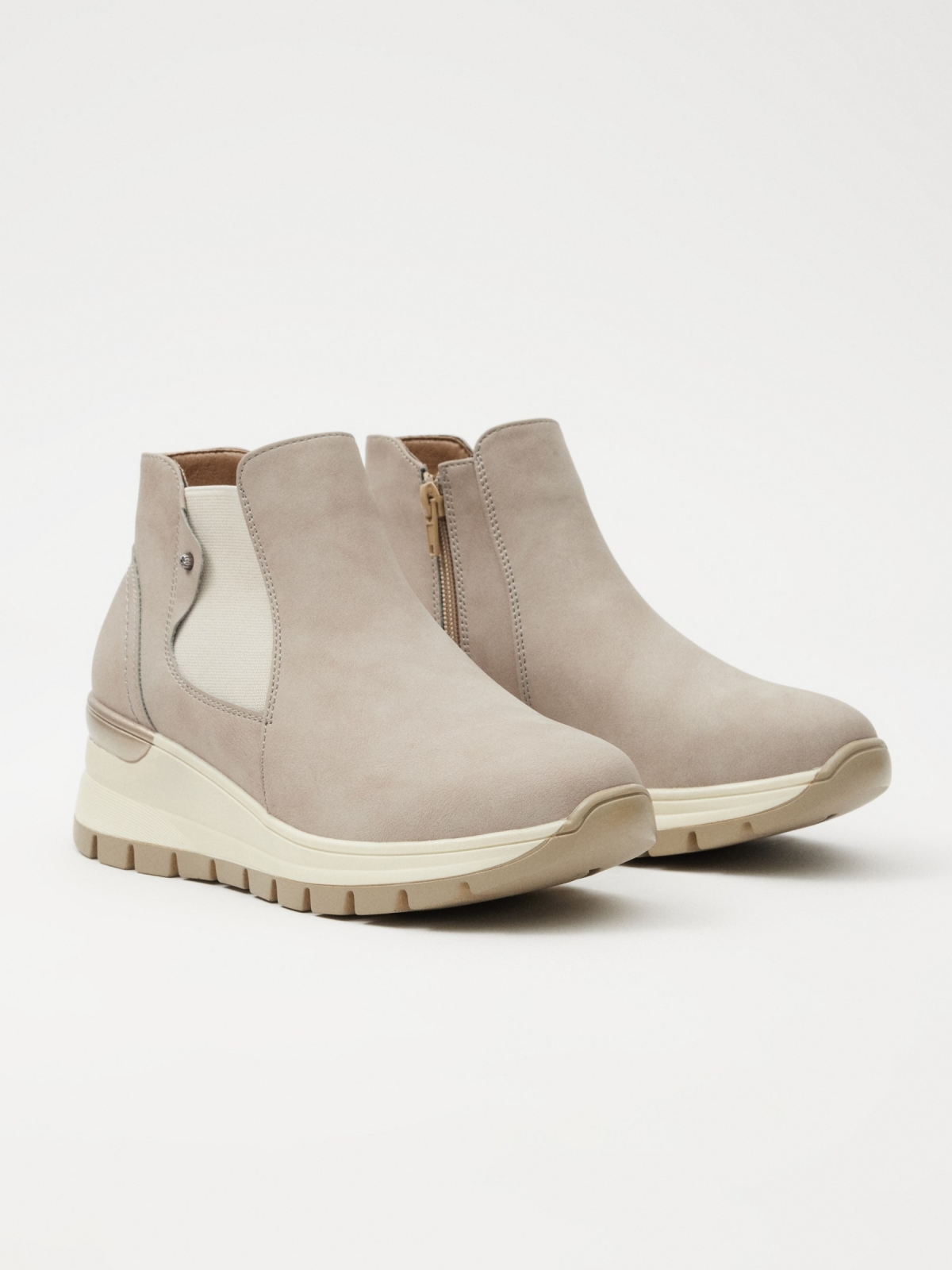 Sneaker boot style beige 45º front view