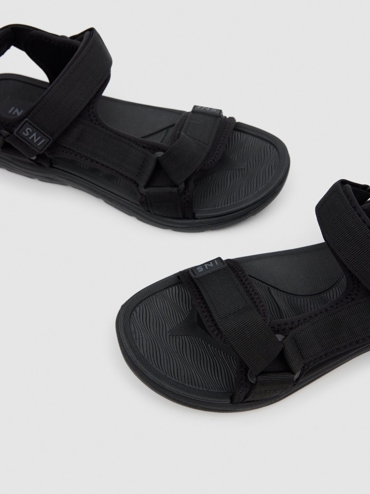 Sandália esportiva preta em nylon preto vista detalhe