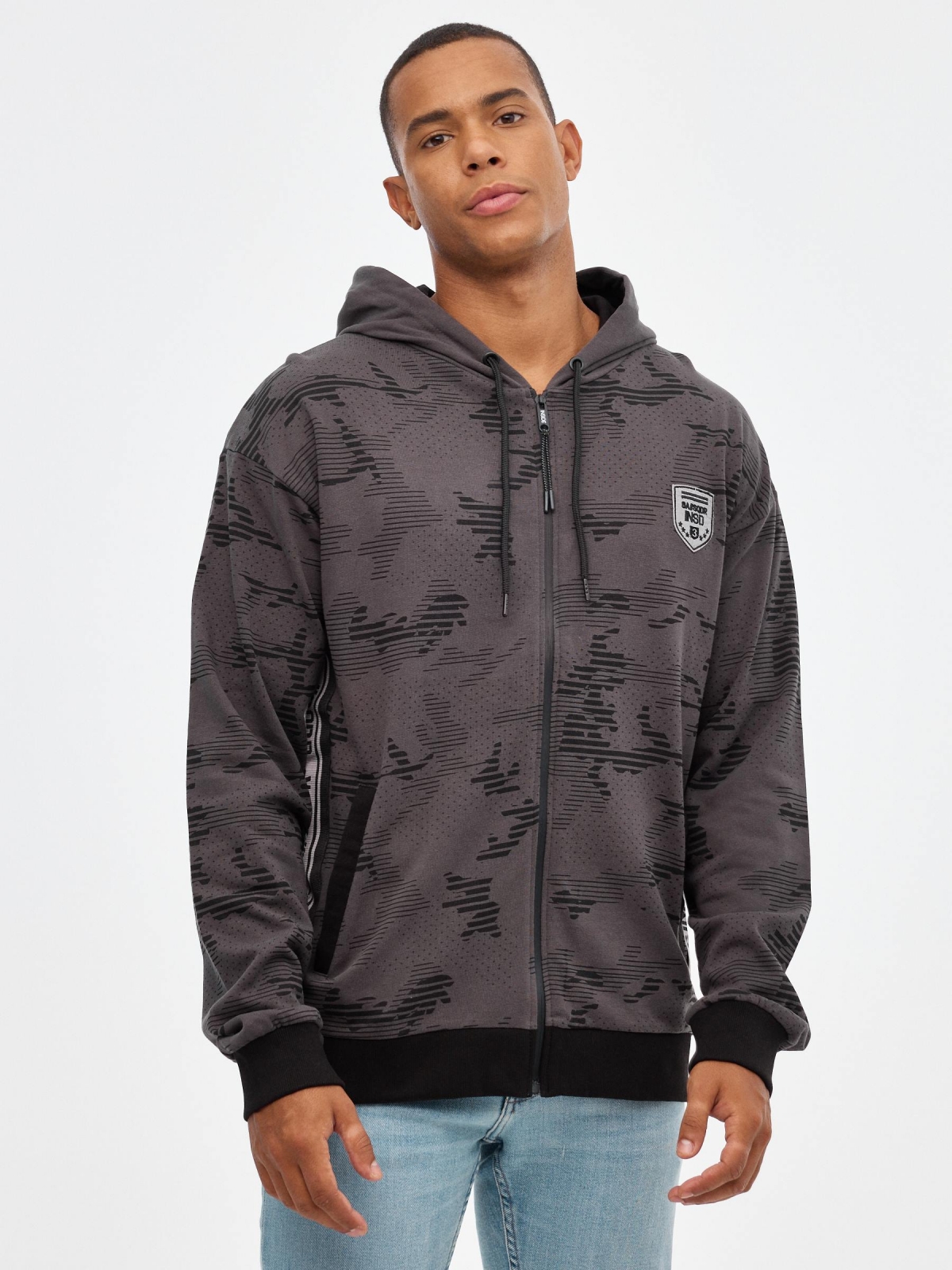 Sweatshirt com cremalheira camuflagem cinza escuro vista meia frontal