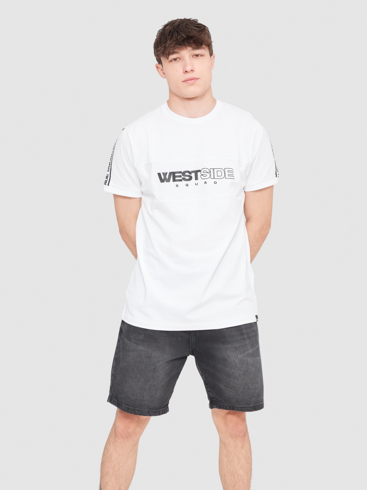 T-shirt Westside branco vista meia frontal