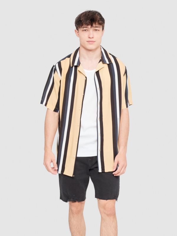 Striped shirt yellow middle front view