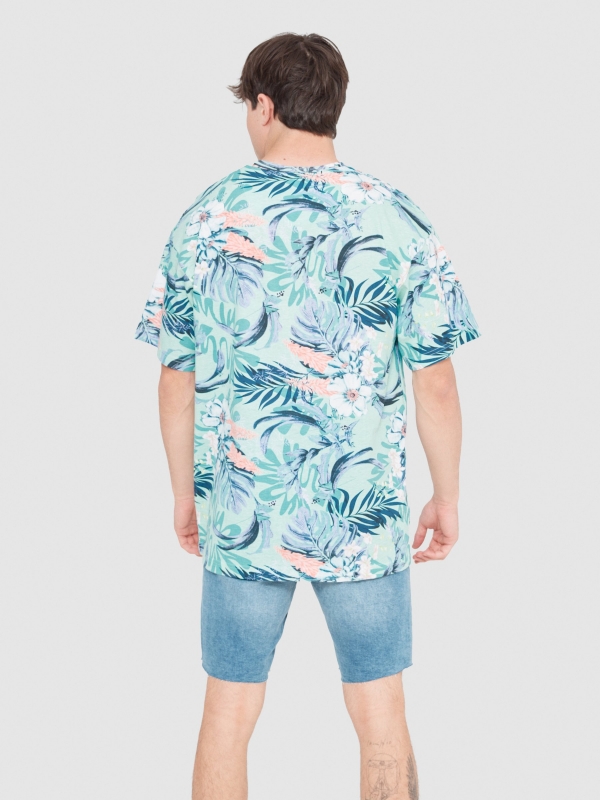 Camiseta oversize hawaiana verde vista media trasera