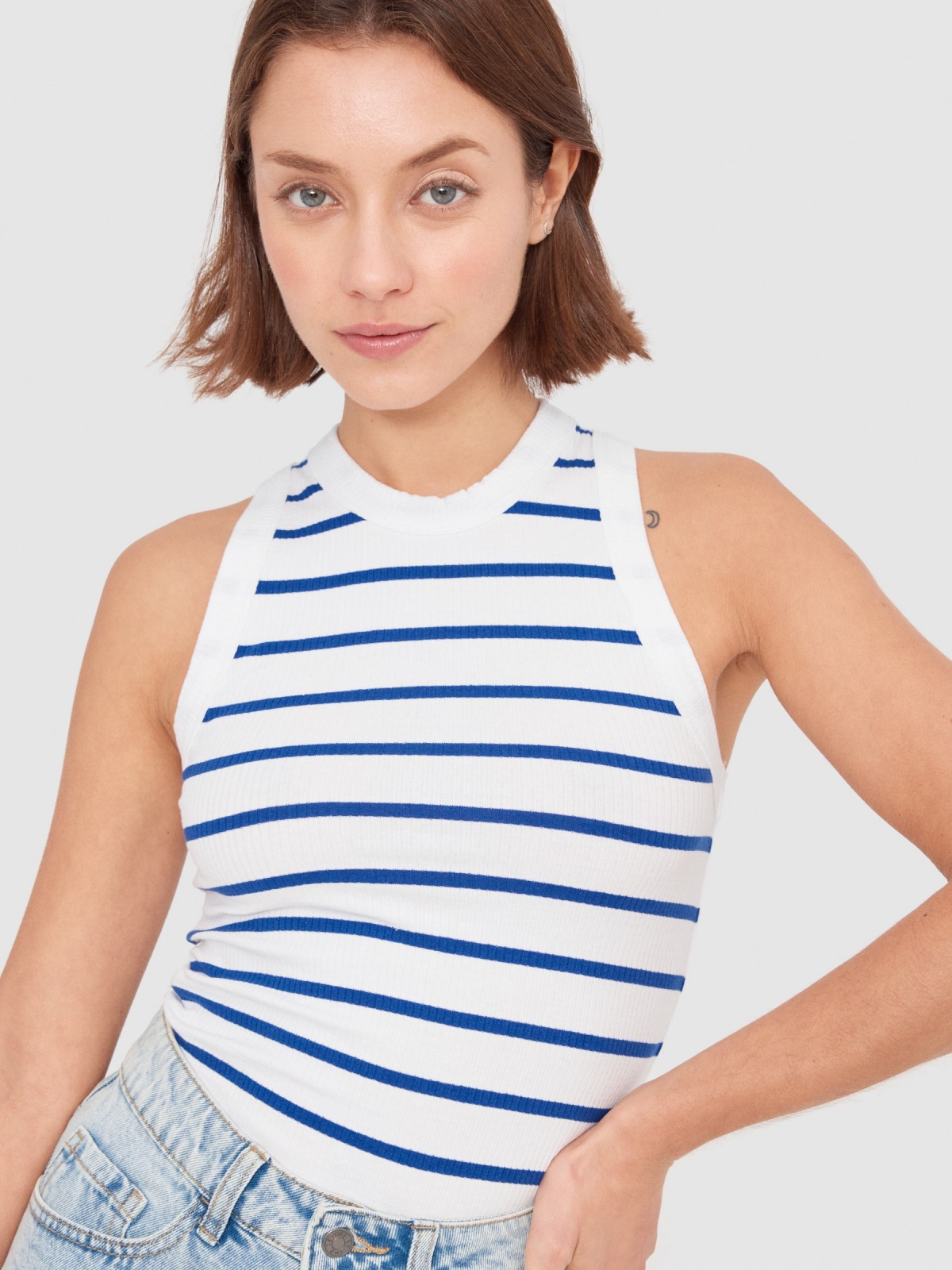 Sleeveless striped top blue detail view