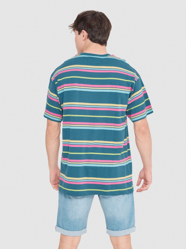 Camiseta oversize rayas colores azul petróleo vista media trasera