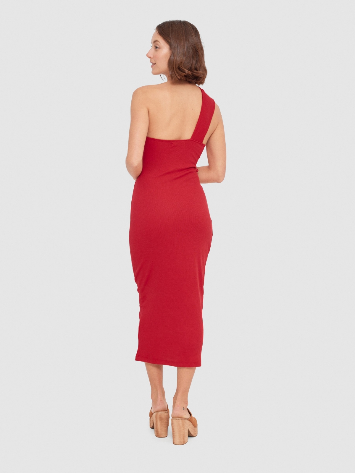 Vestido midi alça assimétrica vermelho vista meia traseira