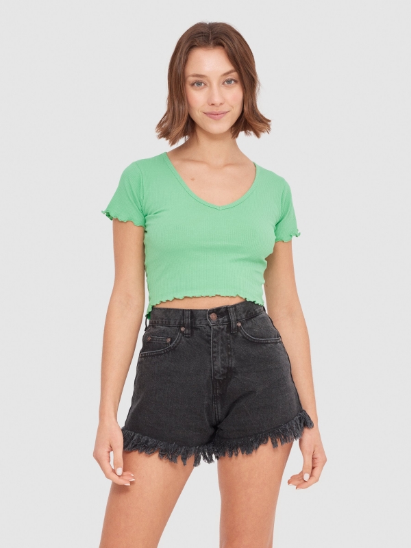 T-shirt crop com encaracolado verde vista meia frontal