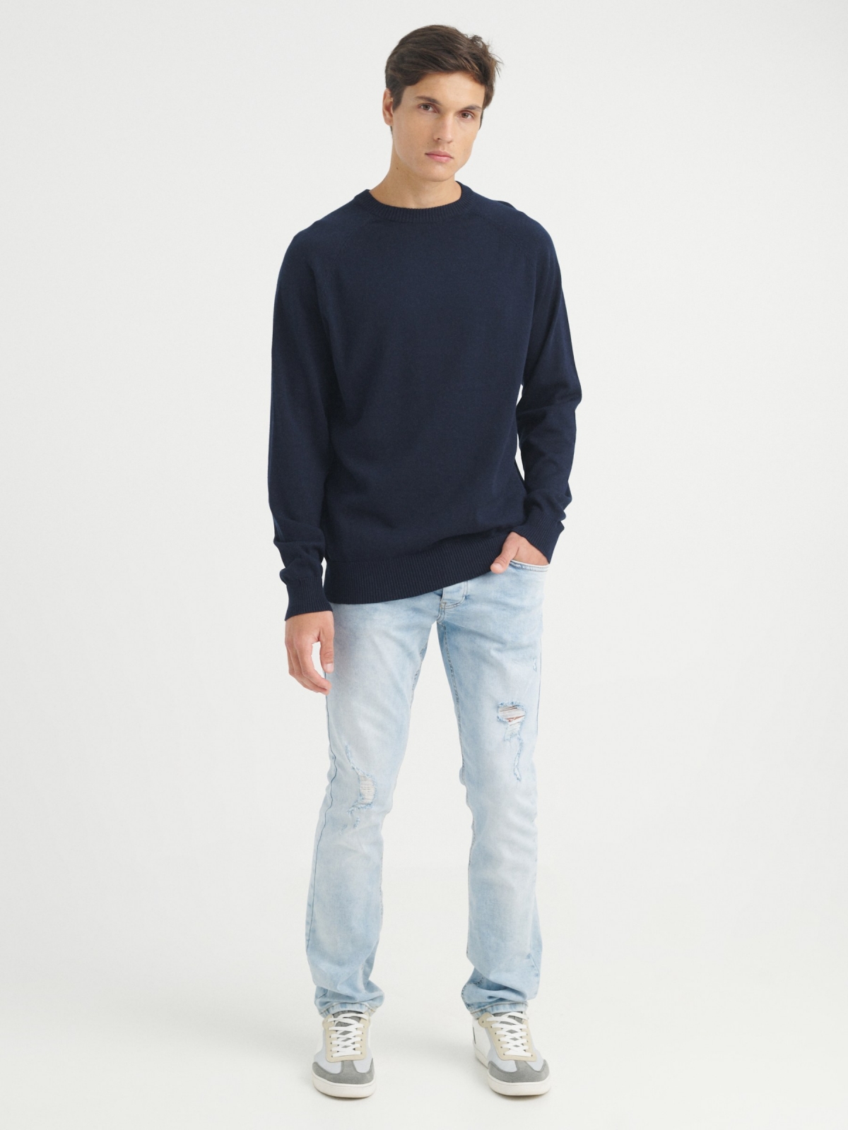 Plain sweater round neck navy front view