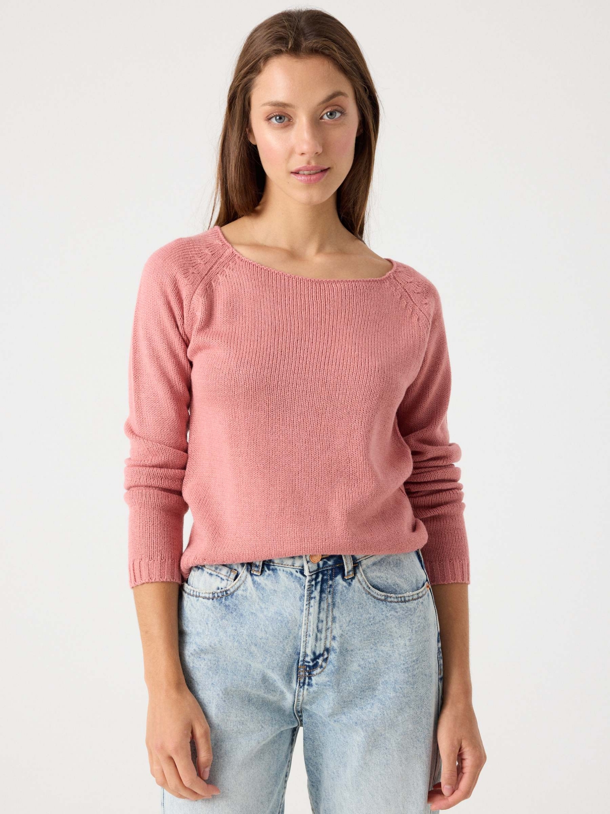 Basic round neck sweater pink middle front view