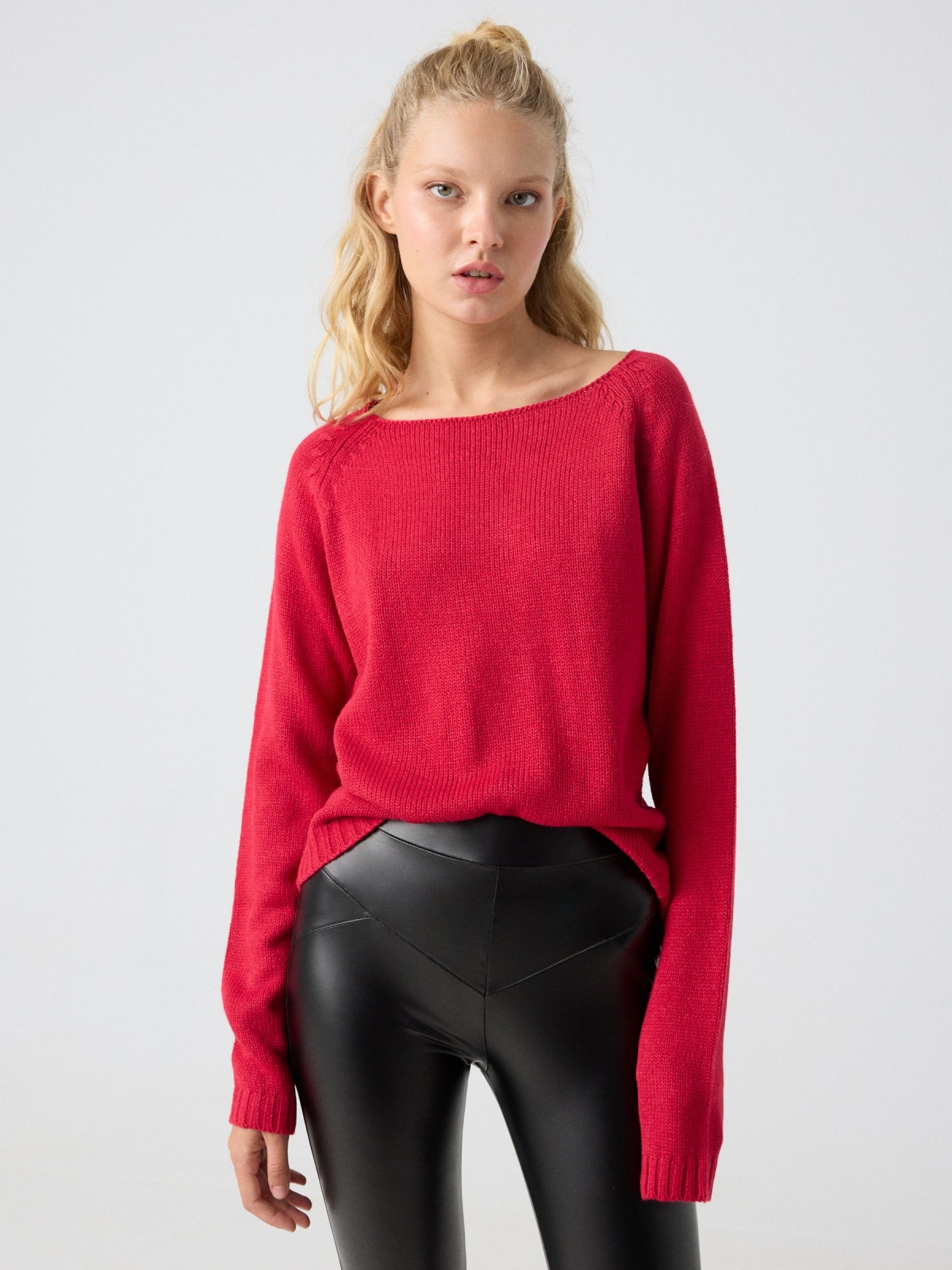 Basic crew neck sweater red middle front view