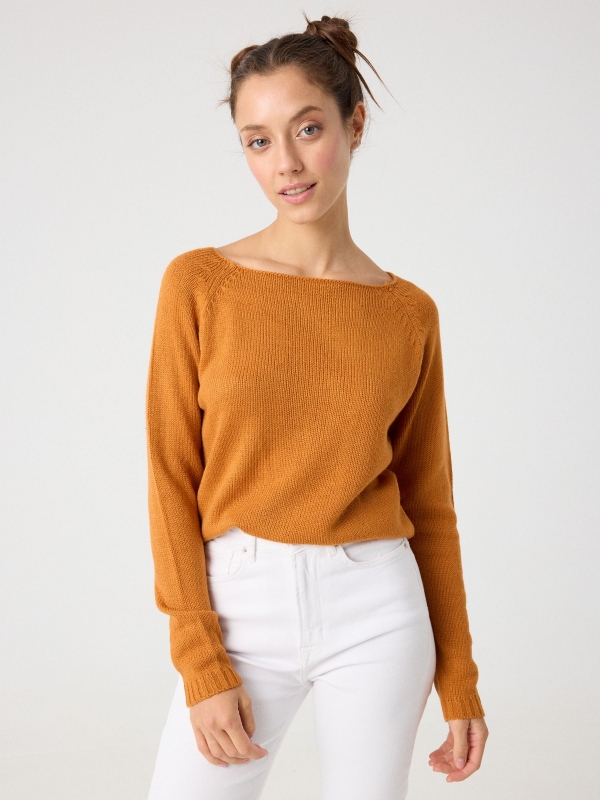 Basic round neck sweater beige middle front view