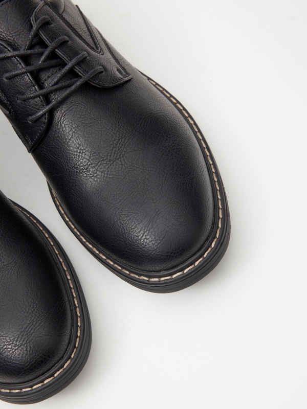 Classic basic leatherette shoe black detail view