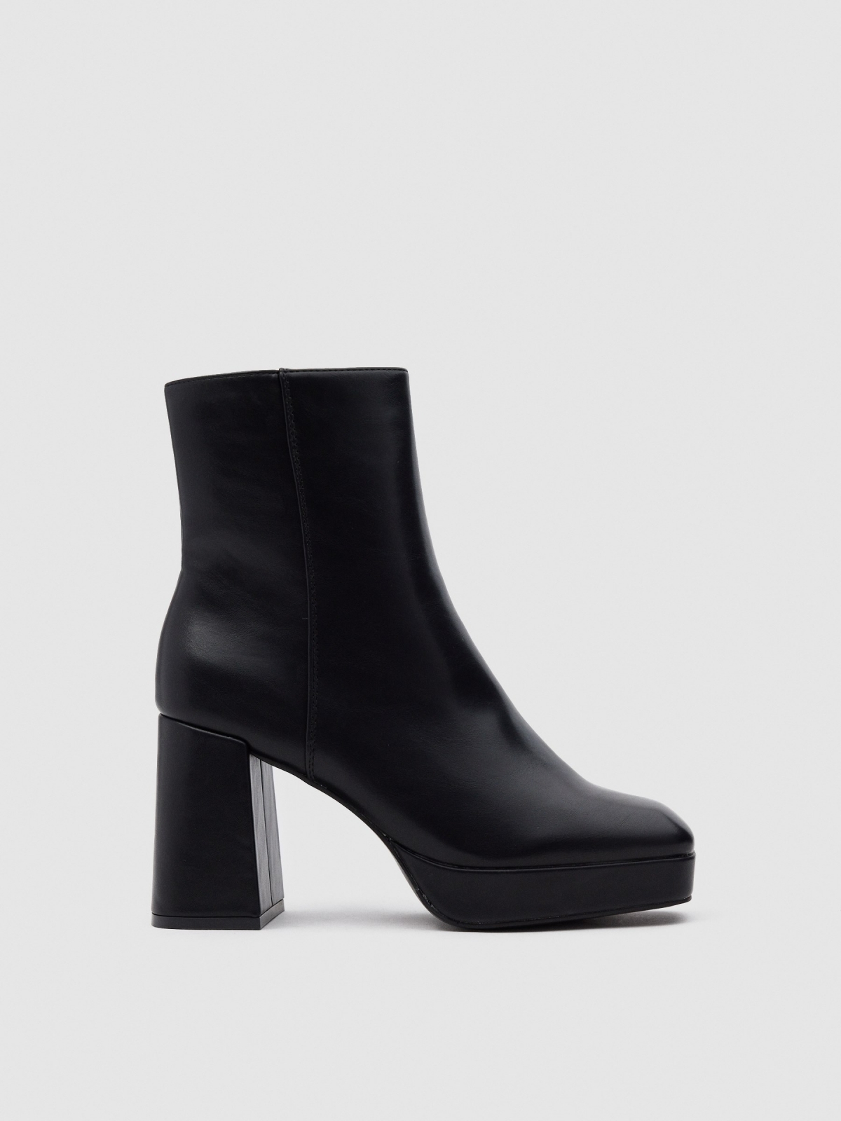 Square toe ankle boots black