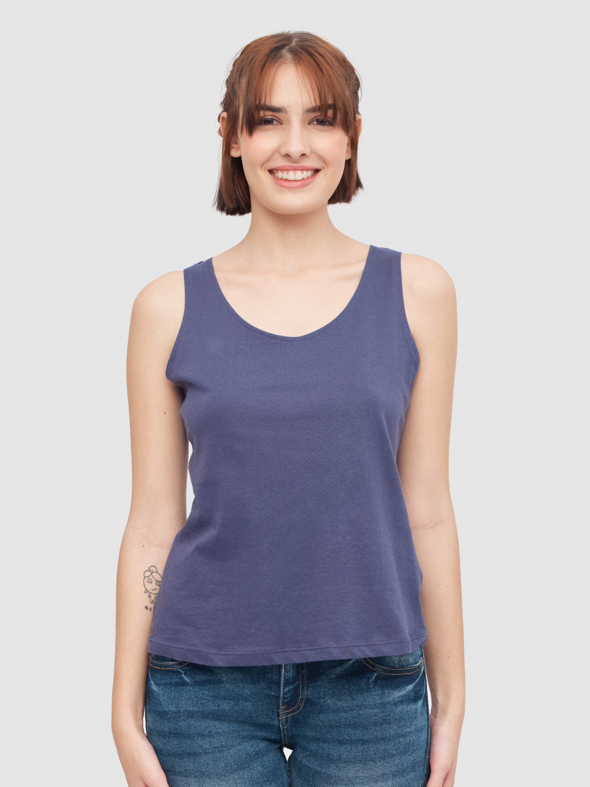 Basic tank t-shirt navy middle front view