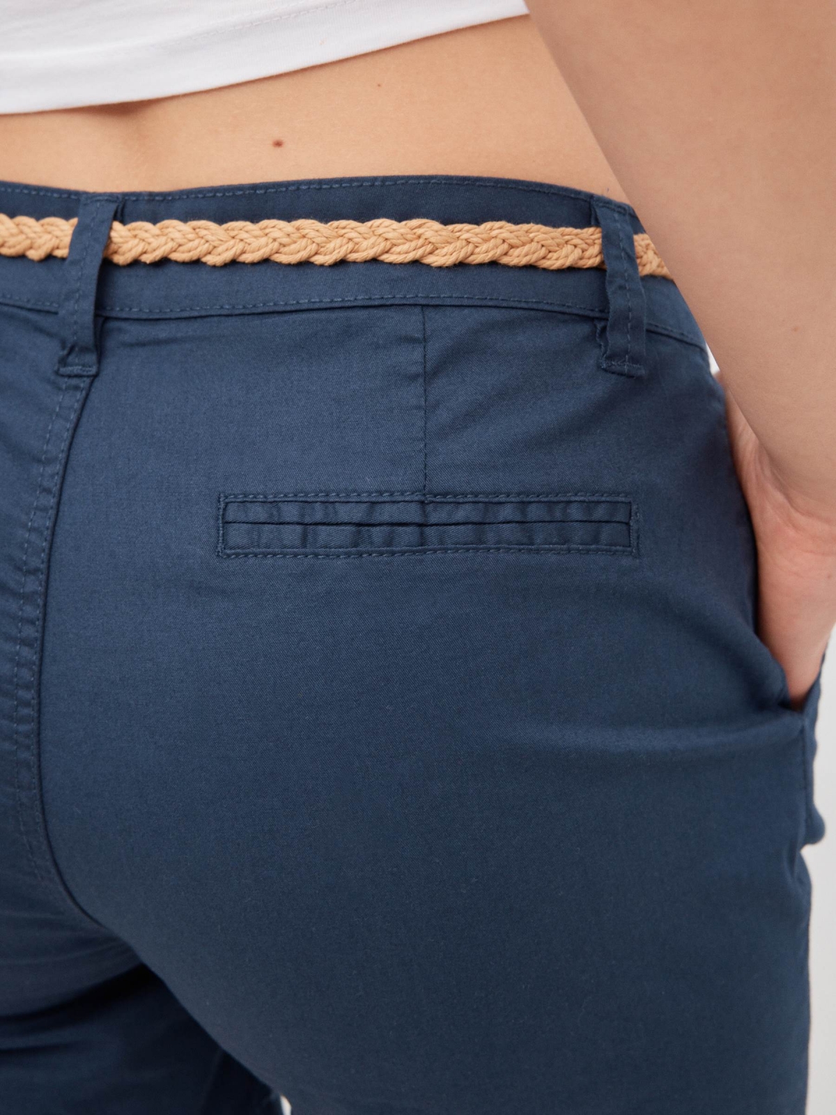 Shorts with belt blue detail view