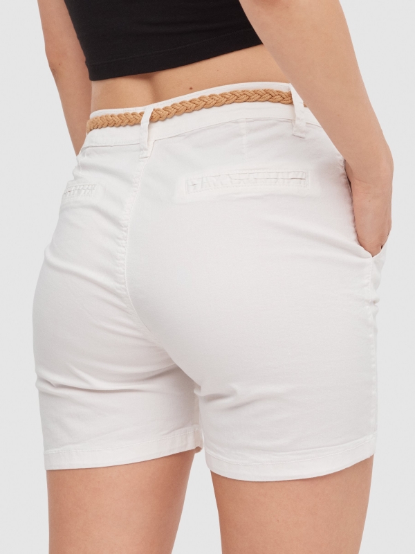 Shorts with belt white detail view
