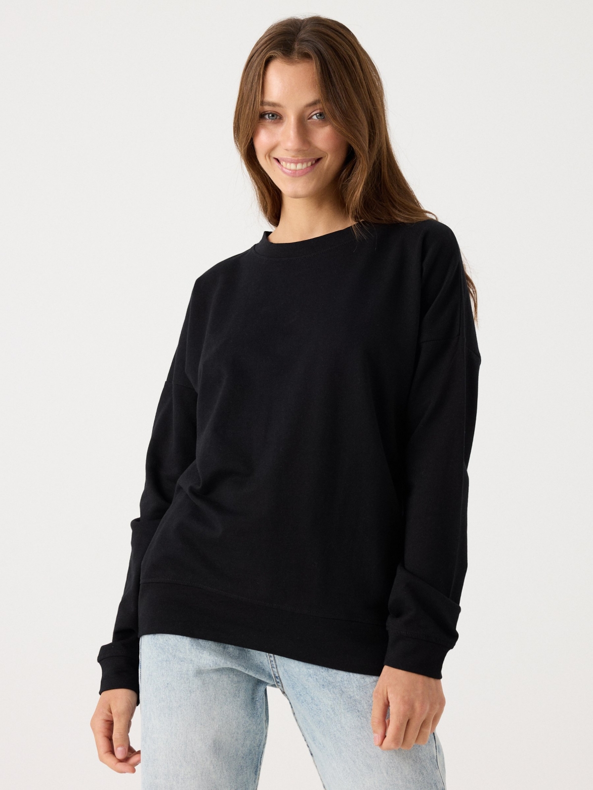 Sweatshirt básica preto vista meia frontal