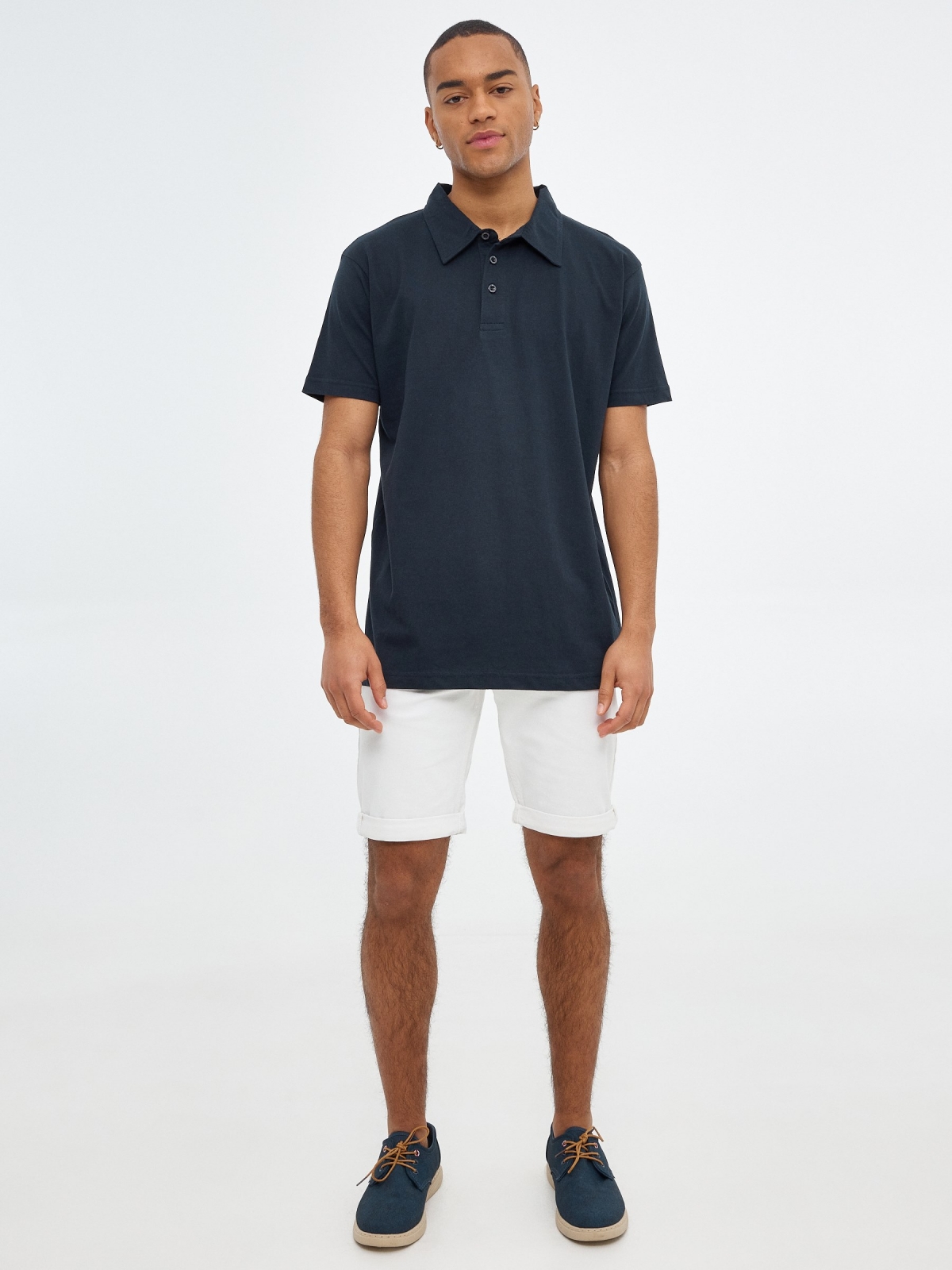 Bermuda short with five pockets white front view