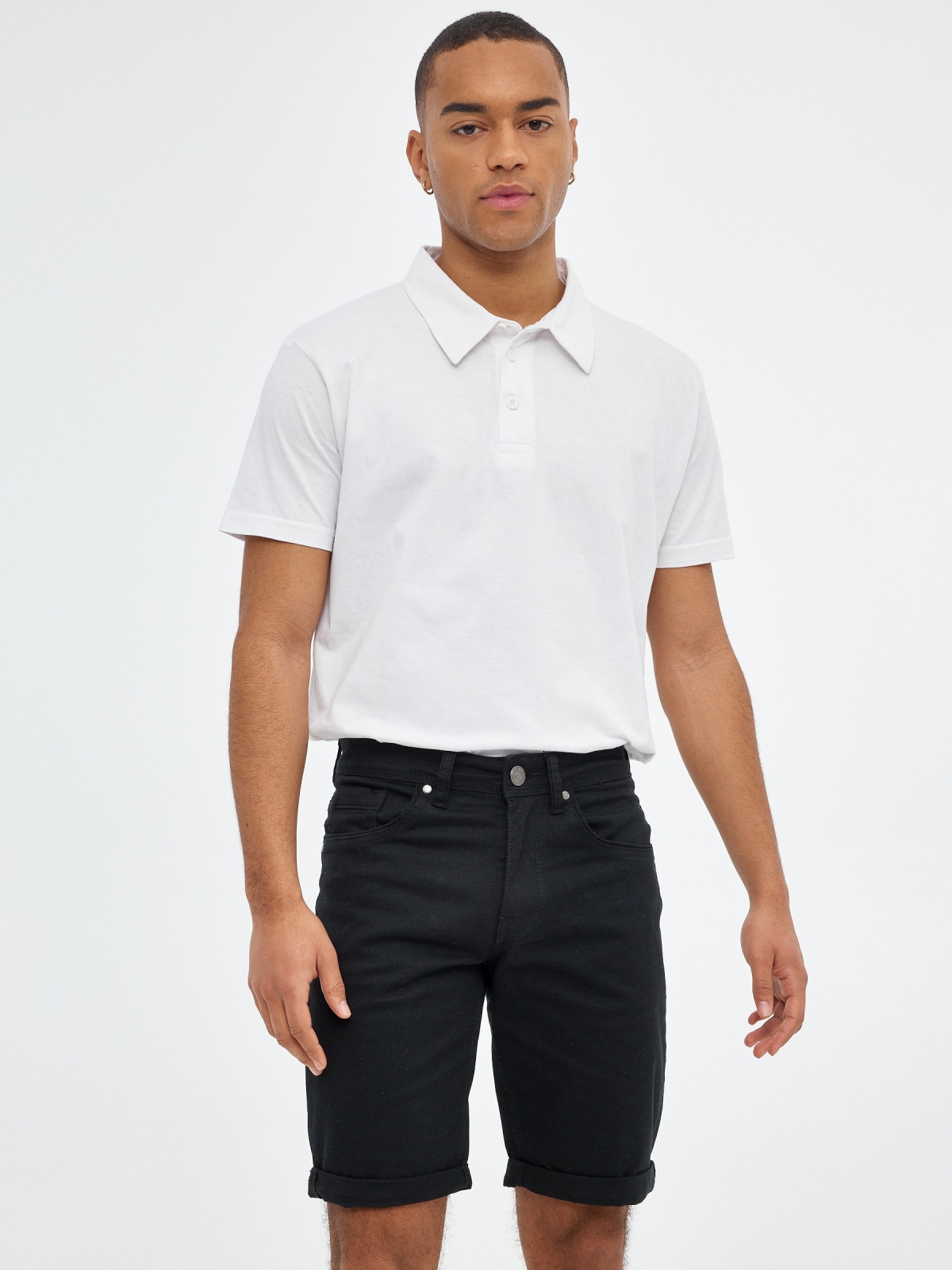 Bermuda short with five pockets black middle front view