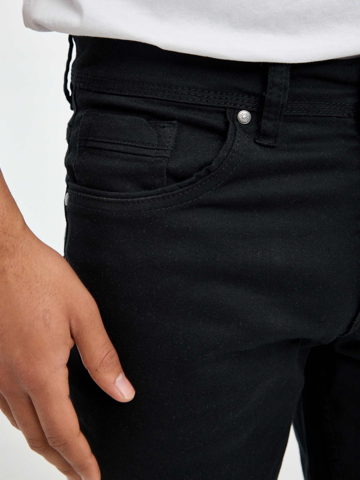 Bermuda short with five pockets black detail view