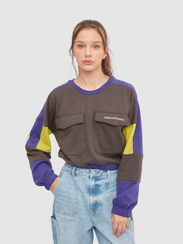 Crop sweatshirt with pockets