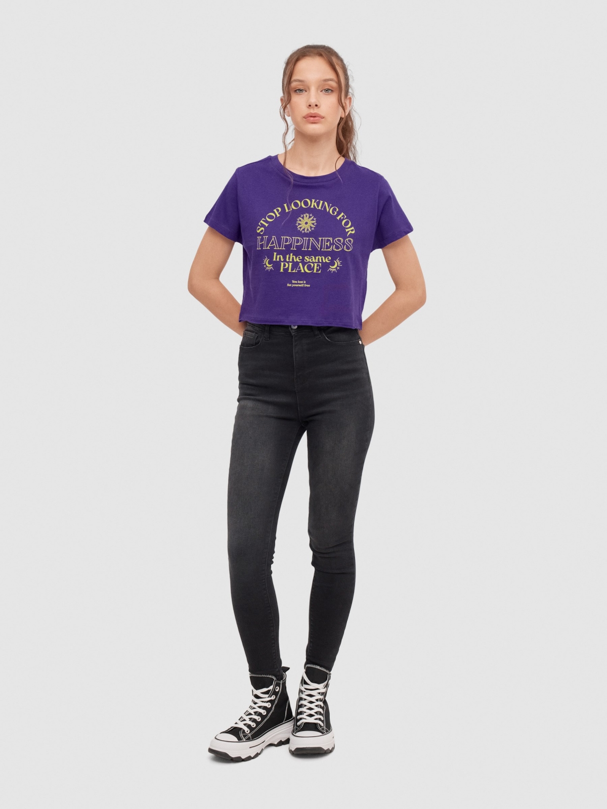 Camiseta crop Happiness violeta vista general frontal