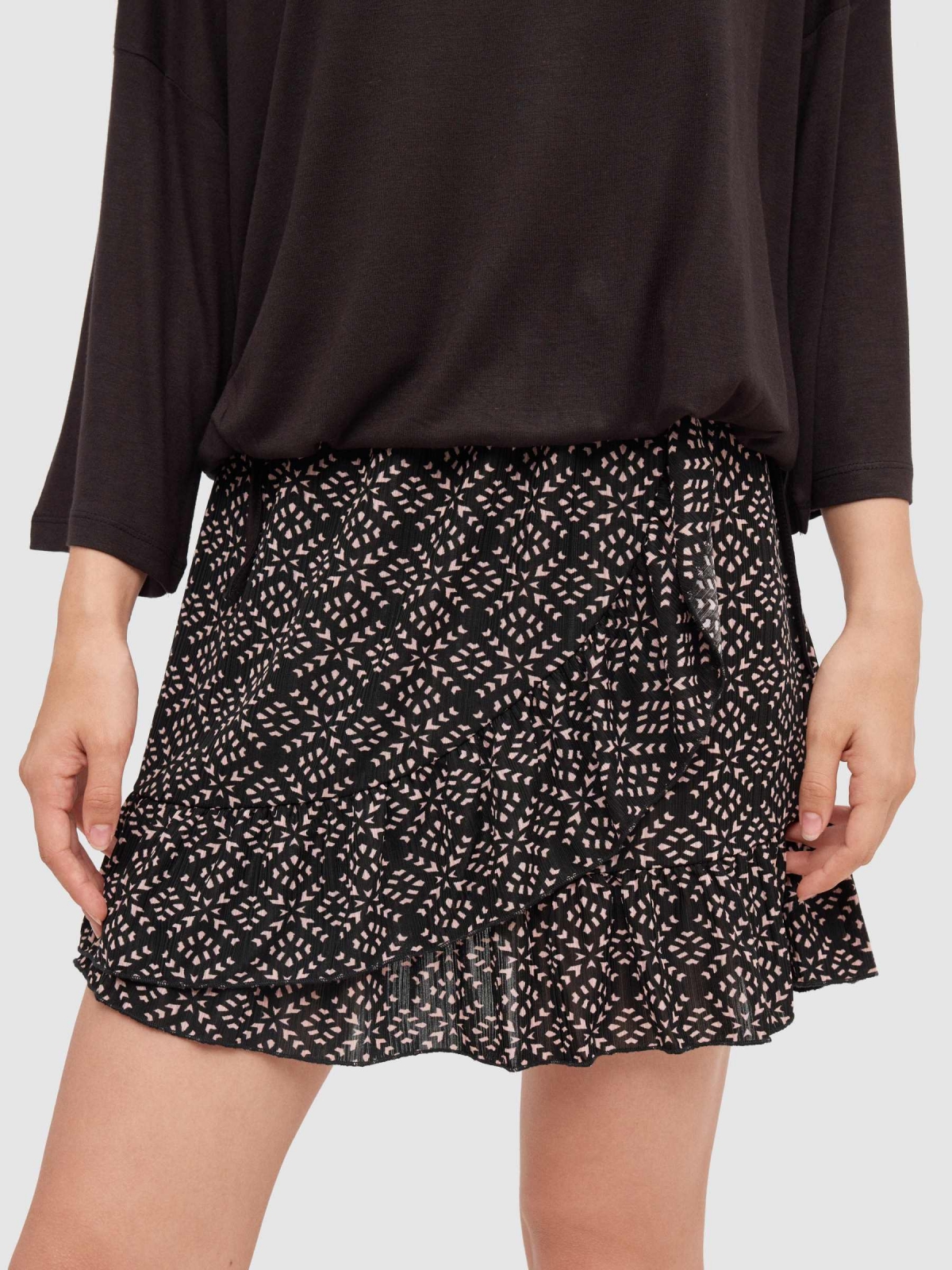 Mini ruffle skirt black detail view