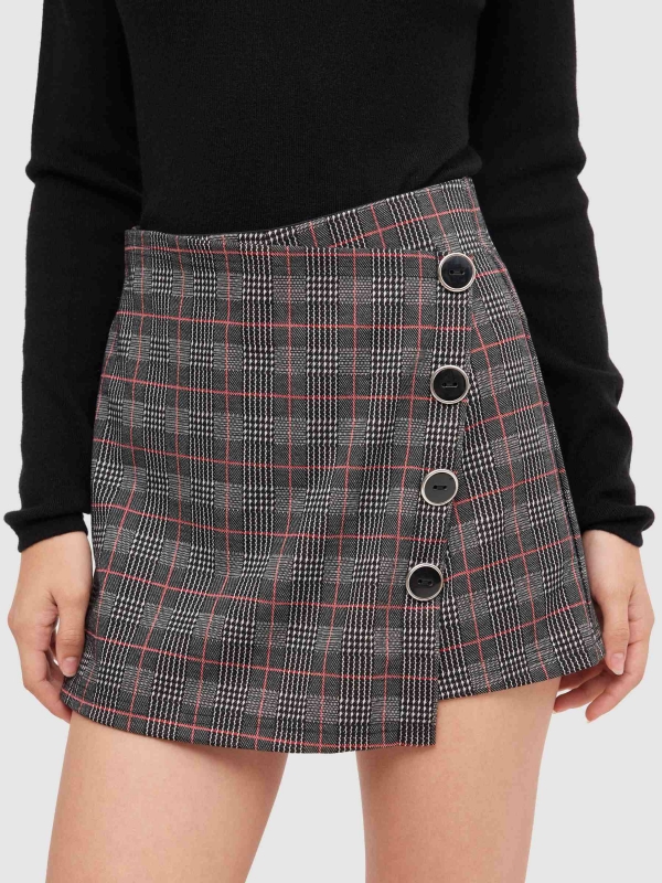 Plaid skort with buttons black detail view