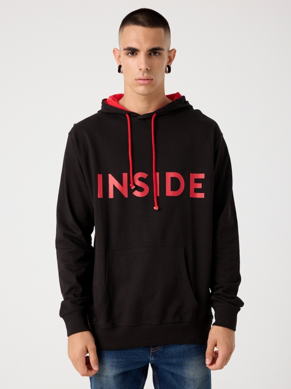 Hoodie e logotipo preto vista meia frontal