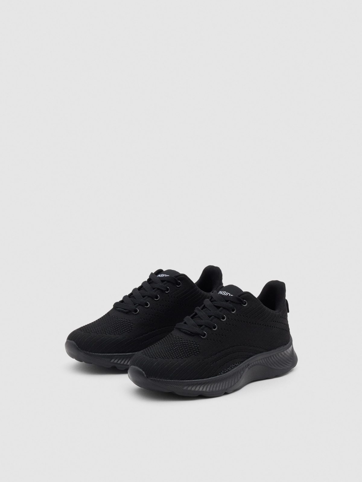 Basic running sneaker black 45º front view