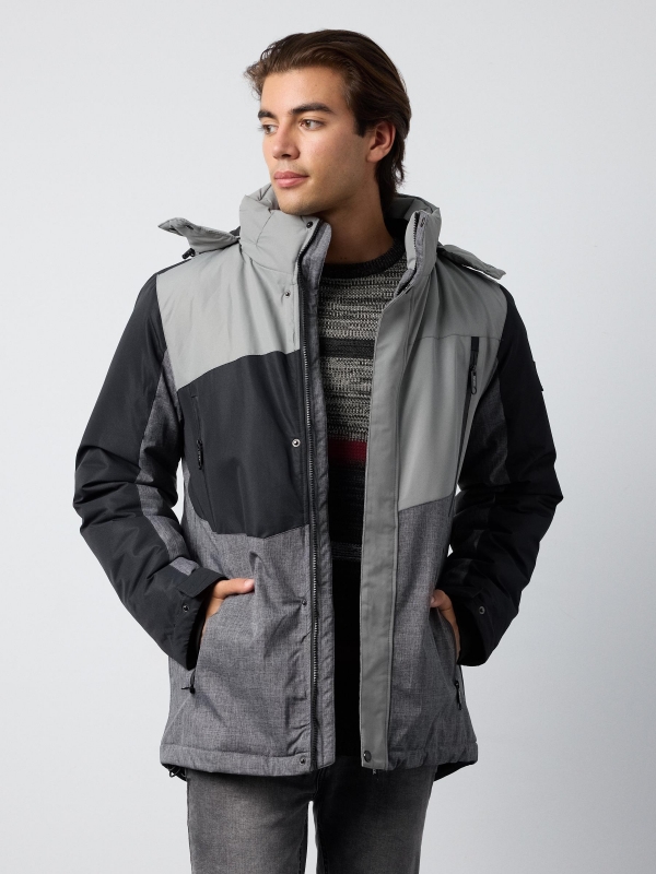 Nylon jacket with closed pockets