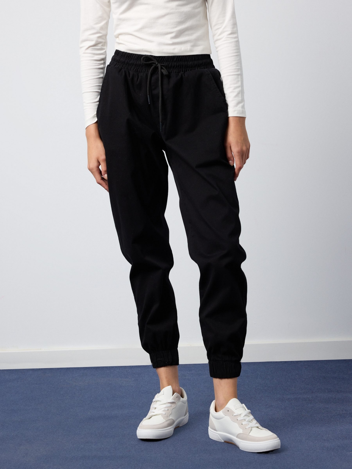 Twill joggers black middle front view