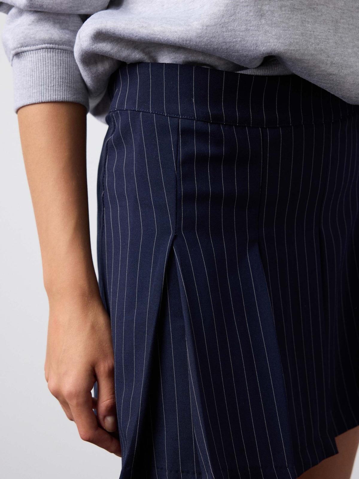  Mini pinstripe skirt navy