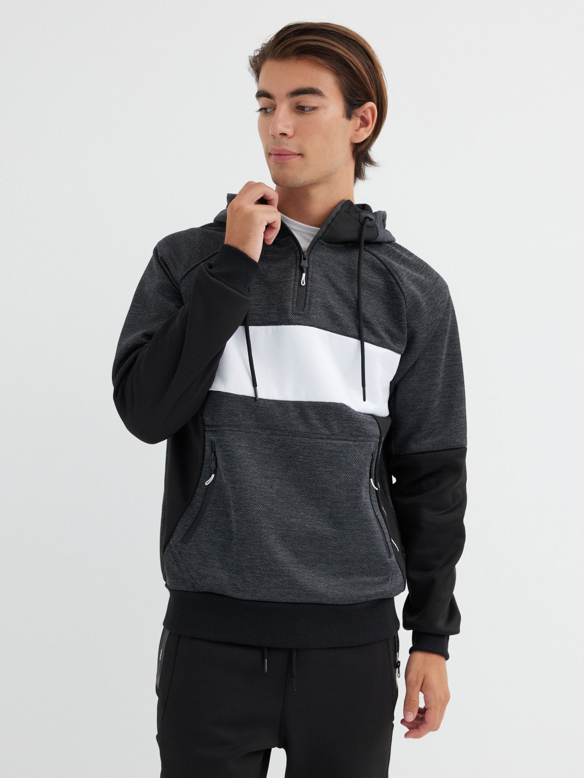 Hoodie gola com zíper cinza vista meia frontal