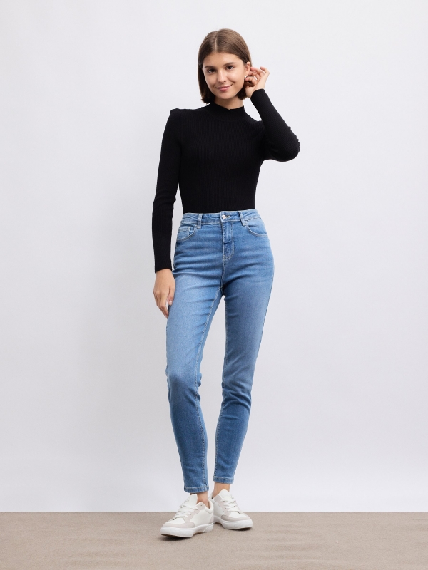 Mid-rise skinny jeans blue front view