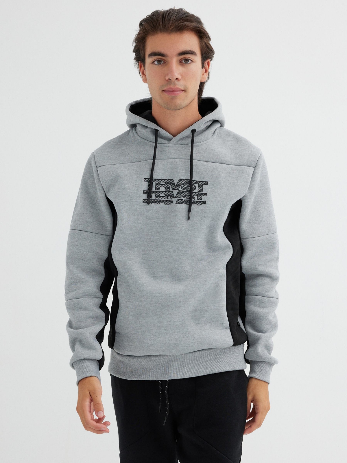 Sweatshirt desportiva com capuz