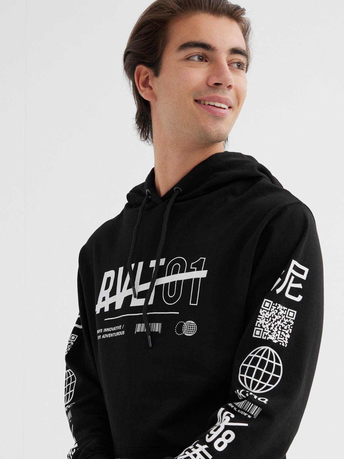  Hoodie preta estampado preto