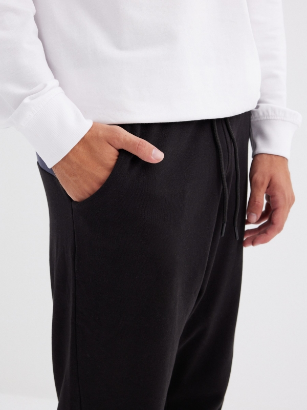 Jogger pants black detail view