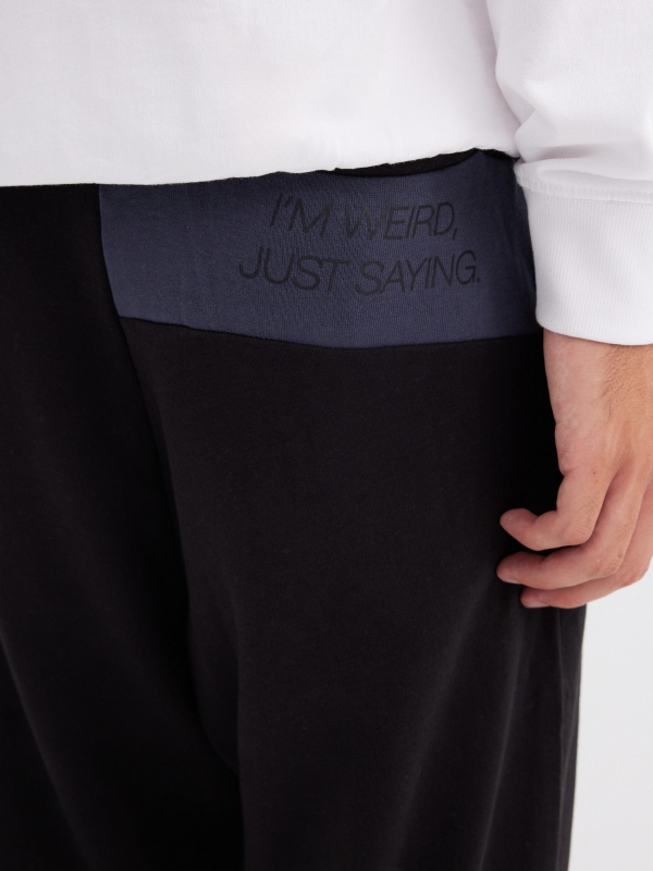 Jogger pants black detail view