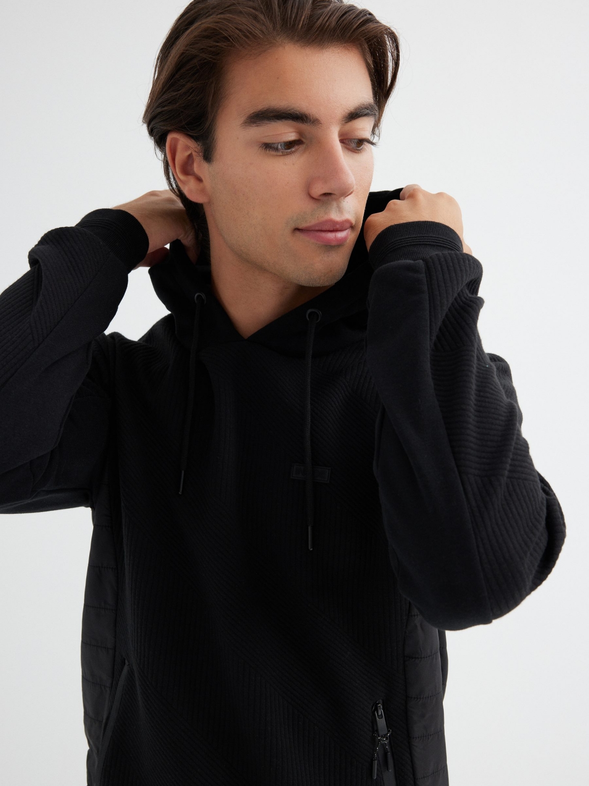  Sudadera capucha combinada negro