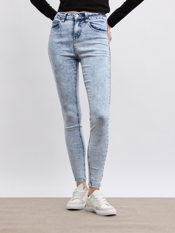 Skinny push up denim skinny jeans light blue middle front view