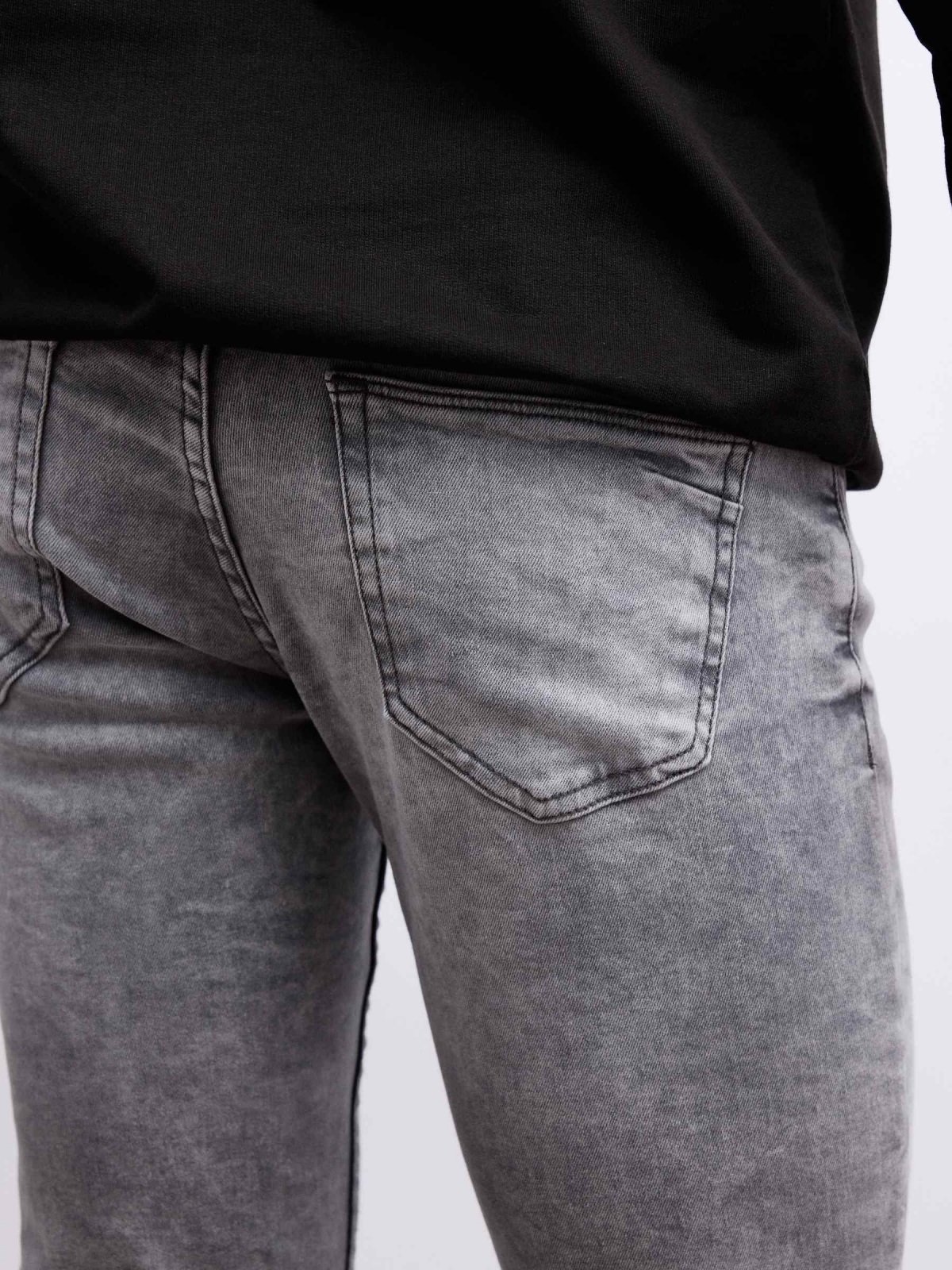 Jeans super slim gris gris vista detalle